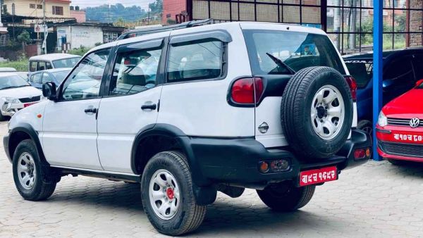 2004 Nissan Terrano