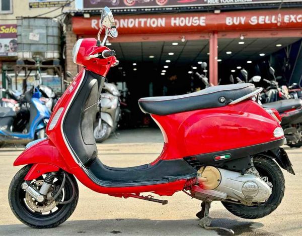 2015 Vespa LT 125