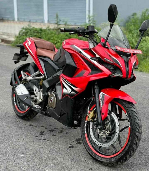 Pulsar 200 RS 