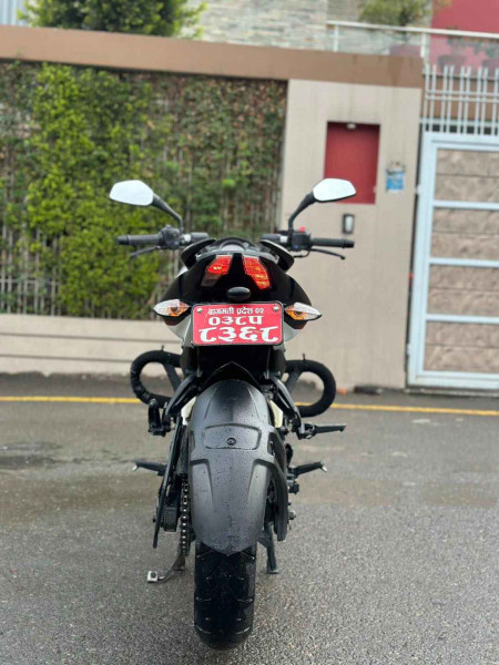 Bajaj ns 200 abs single handed