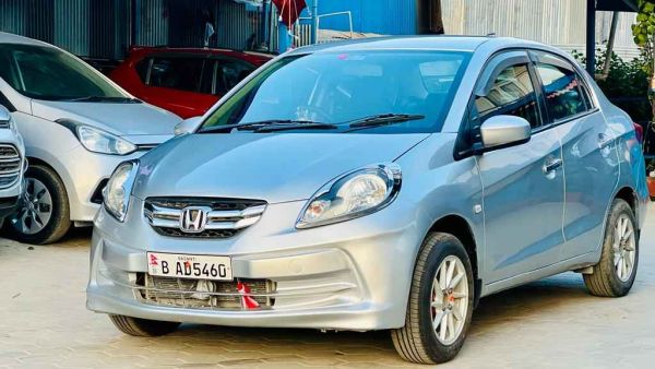 2015 Honda Amaze SMT 2015 Honda Amaze SMT