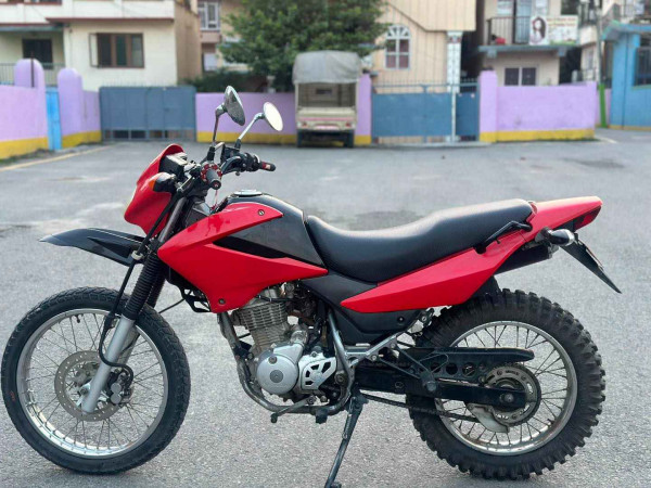 Honda xr 125cc single handed Honda xr 125cc single handed