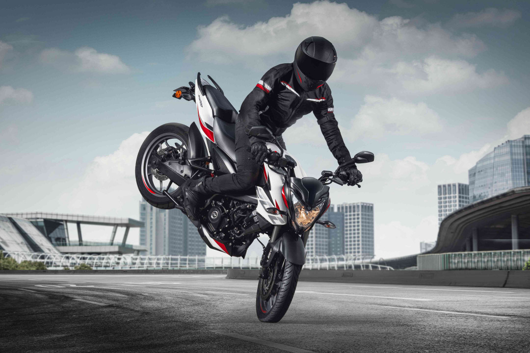 Bajaj Pulsar NS 200 DUAL ABS FI Bajaj Pulsar NS 200 DUAL ABS FI